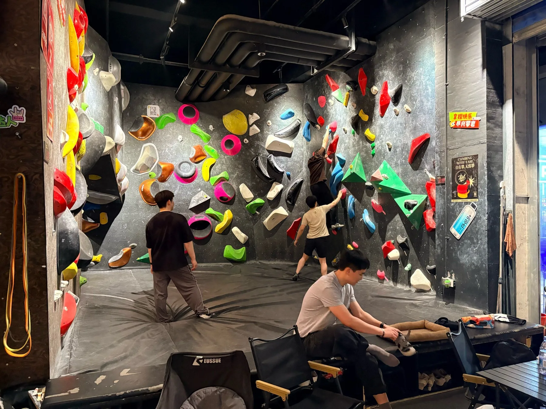 Photo 5 from HEY BOULDERING (Greenland Bund Center Store)