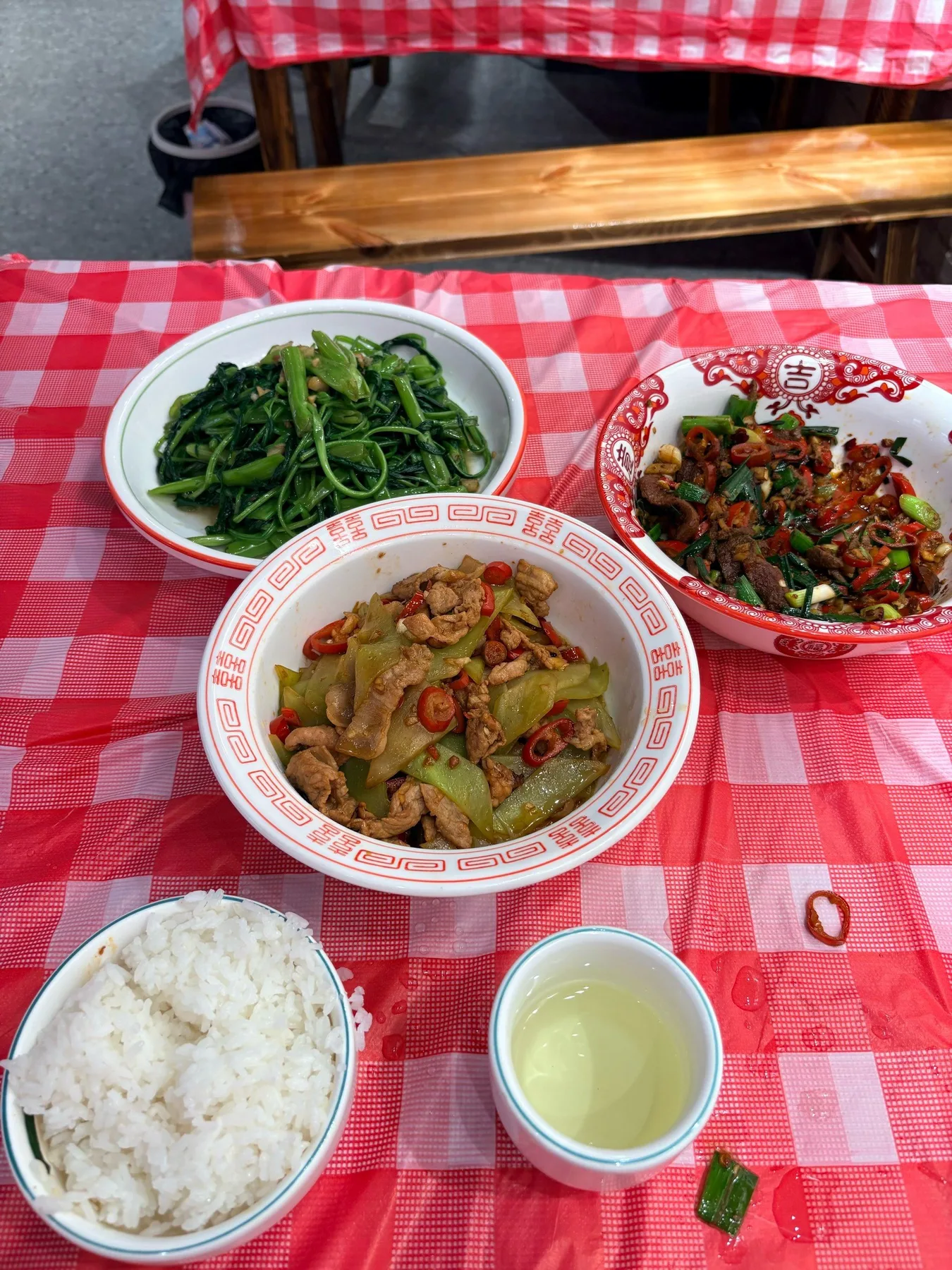 Photo 4 from Shanwai Gong · Jiangxi Stir-fry (Pingzhou Branch)