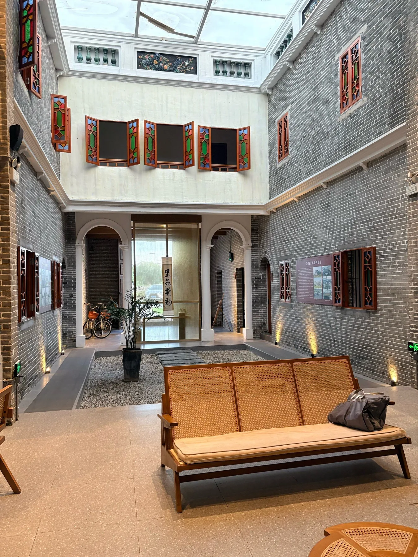 Photo 5 from Liyuan Daoxiang Diaolou Boutique Cultural Homestay (Kaiping Chikan Ancient Town Branch)